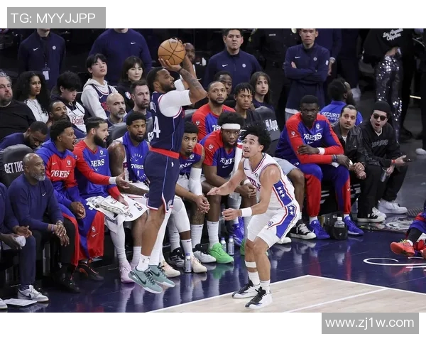 快船大胜开拓者，继续领跑西部